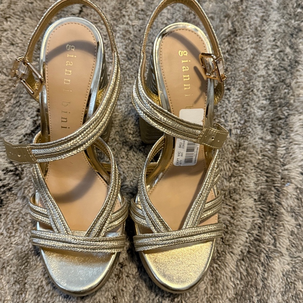 Giani Bernini Gold and Silver Strappy Platform Heels - Picture 7 of 8